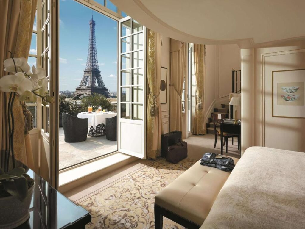 hotels in paris with eiffel tower view