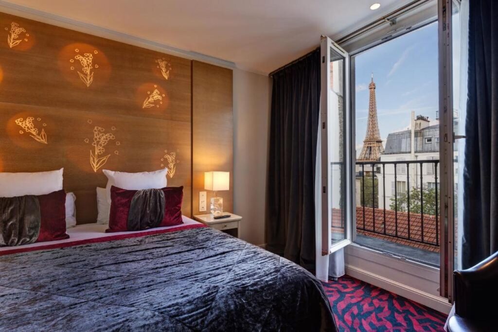 hotels with tower views paris