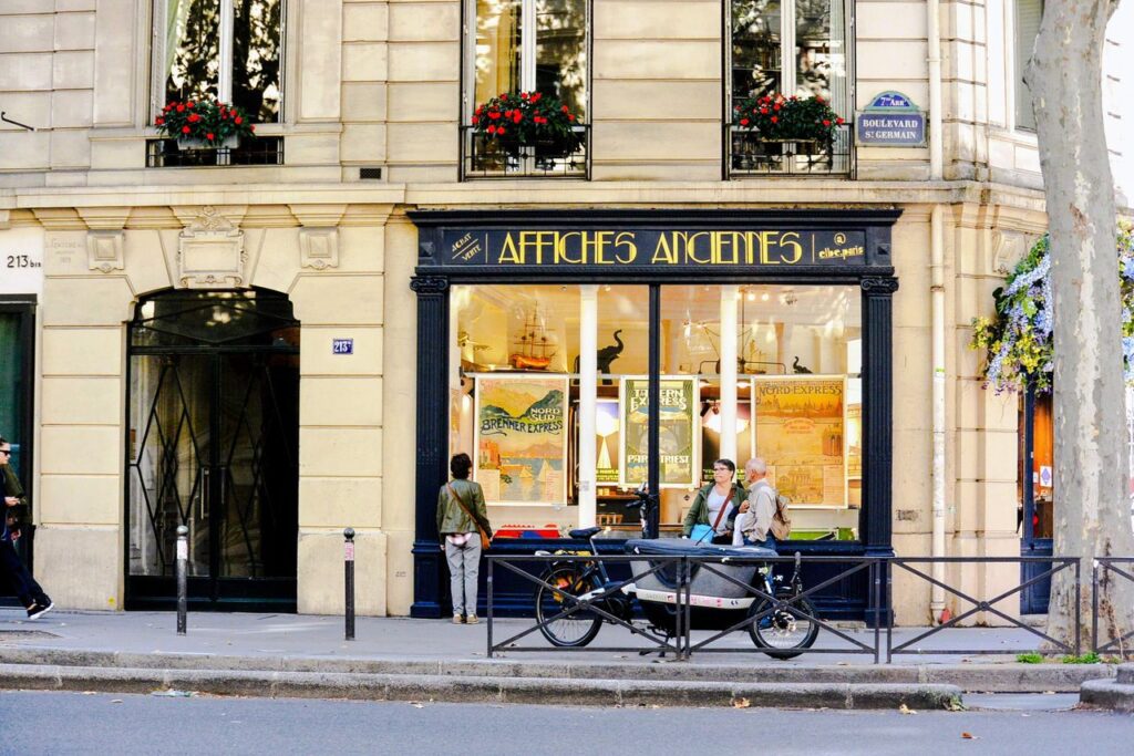 famous paris shopping street